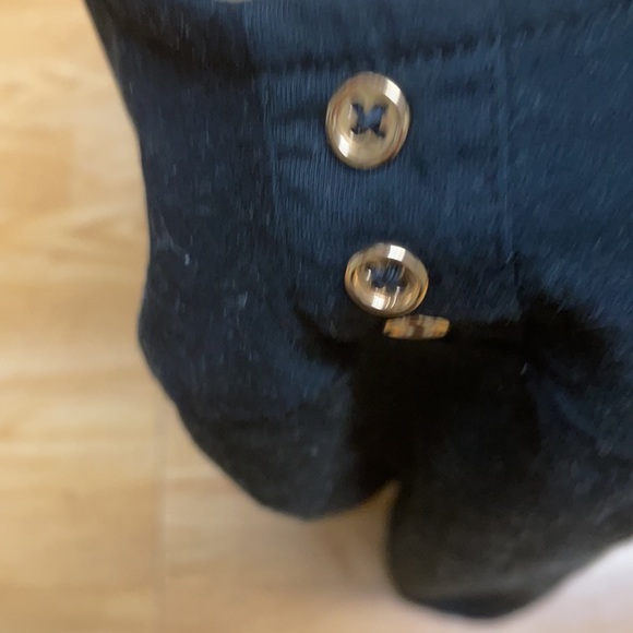 A.N.D. Size Large black oval neck pull on t-shirt. - Picture 4 of 6